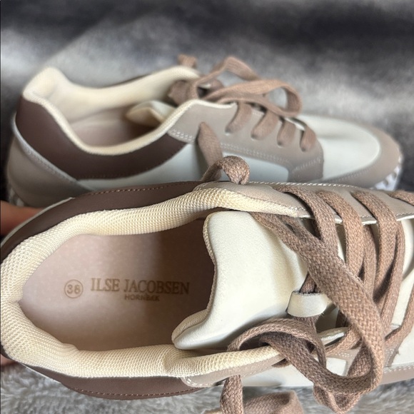 Ilse Jacobsen - Picture 5 of 5